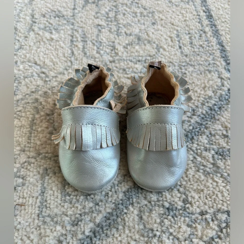 Real Leather Silver frill metallic baby girl moccasins size 0-6 months